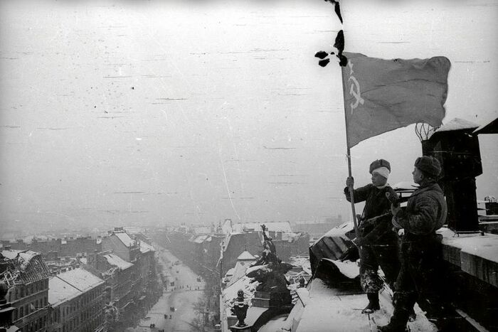  55      ,  , , 1945,  ,   