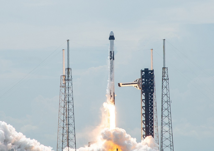 SpaceX    Crew Dragon SpaceX,  , 
