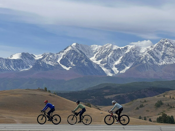 Чуйский тракт и физкультурники