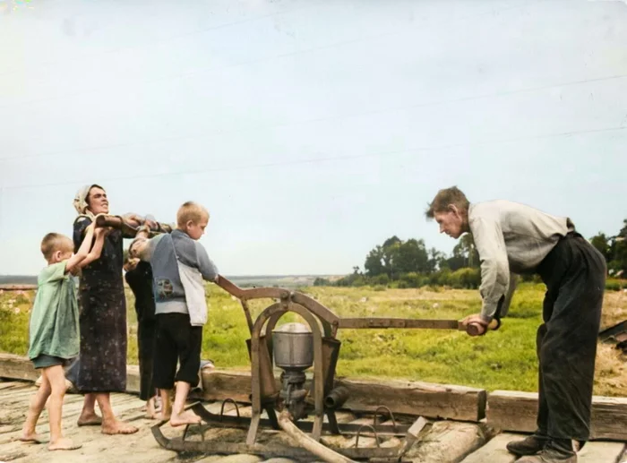 Подборка простых и потрясающих фотографий эпохи СССР. 20 раскрашенных фотографий, Часть XX Старое фото, 20 век, СССР, Сделано в СССР, Детство в СССР, Фотография, 60-е, 70-е, 80-е, 50-е, 40-е, Колоризация, Длиннопост