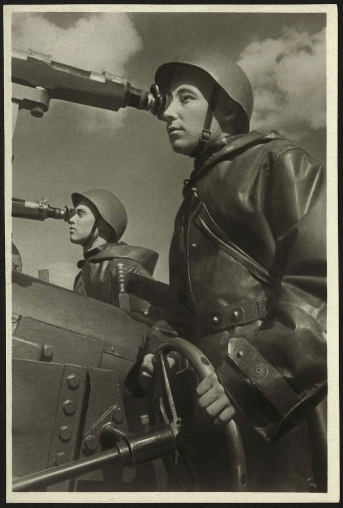      1941  ,  , , , ,   ,  ,  , 