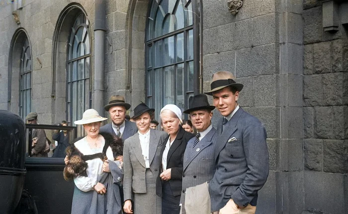 Жизнь Советского Ленинграда в 1930-е годы. 20 раскрашенных фотографий. Часть II Ленинградская область, Ленинград, Фотография, СССР, 1930-е, Историческое фото, История города, Старое фото, Колоризация, Длиннопост