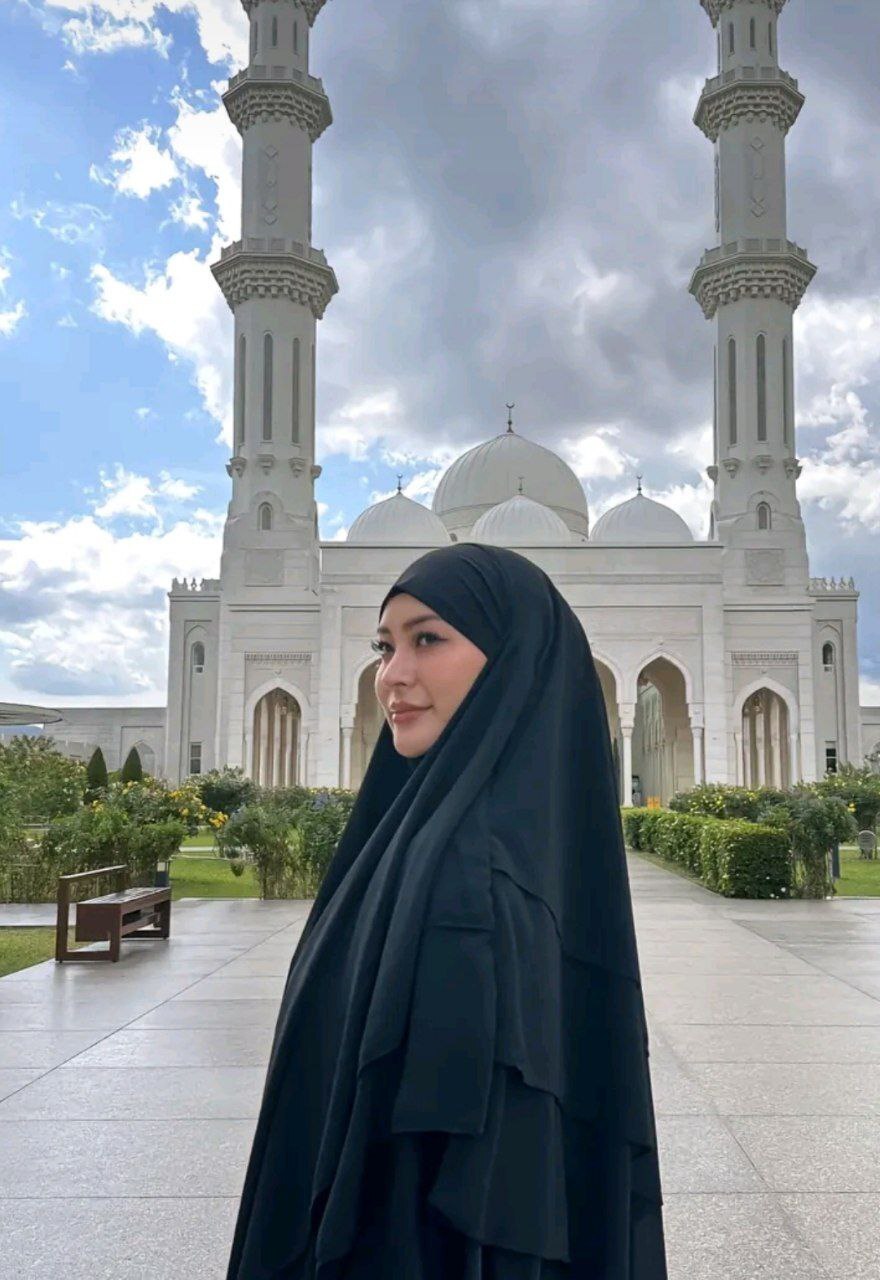Japanese Porn Actress Rae Lil Black Converts to Islam - Religion, Porn Actors and Porn Actresses, Japanese, Islam, Muslims, Video, Vertical video, Short videos, Longpost