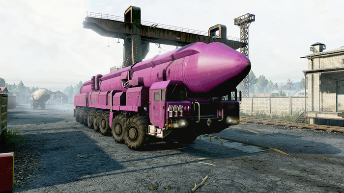 Я зову его «Багровый богатырь». Ничто лучше не скажет «нет милитаризму» так, как сделает это розовый ракетовоз