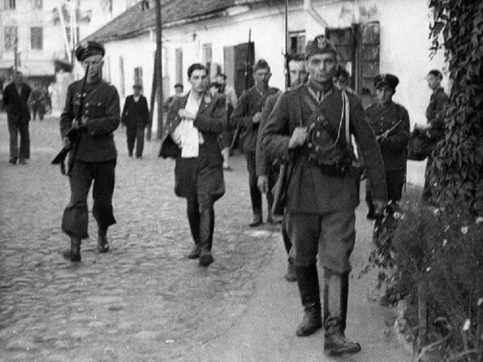 Вероятно, фотография описанного выше эпизода.