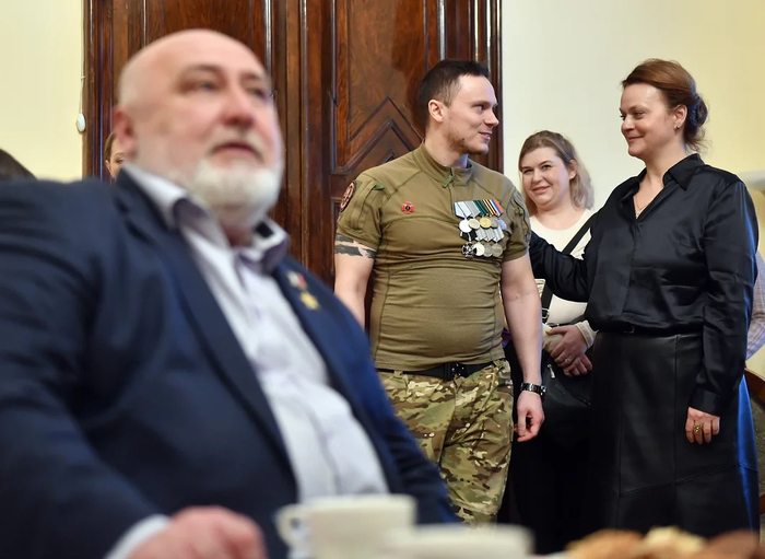 : <a href="https://pikabu.ru/story/konflikt_korruptsionerov_s_deputatom_paltsem_ne_trogavshim_dvukh_zhenshchin_12539382?u=https%3A%2F%2Fwww.kommersant.ru%2Fdoc%2F6563039&t=https%3A%2F%2Fwww.kommersant.ru%2Fdoc%2F6563039&h=9cef1e2eb69692549a5656de5b468cbb3d13ecd2" title="https://www.kommersant.ru/doc/6563039" target="_blank" rel="nofollow noopener">https://www.kommersant.ru/doc/6563039</a>