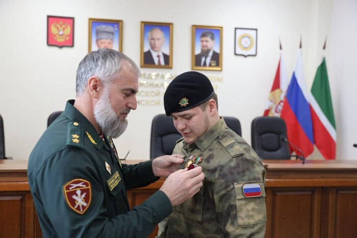 Адам Кадыров награжден ведомственной медалью Росгвардии "За боевое отличие"