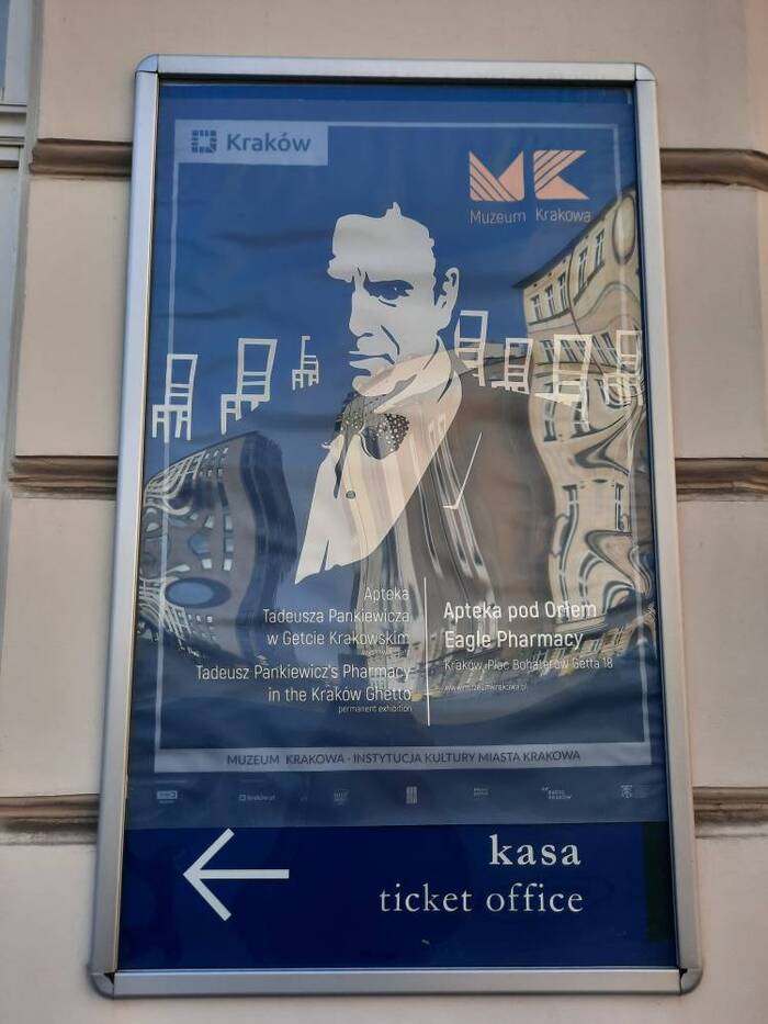    /  , , , , , , , , , 