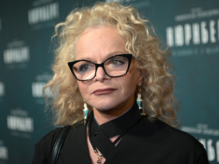 Почему суд вернул Ларисе Долиной квартиру, проданную по указанию мошенников? А если бы на ее месте был обычный человек?