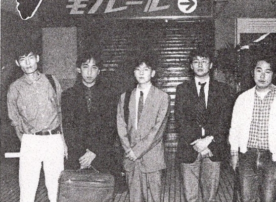      AM Show.   ( )   ,   ,   ,   .      Gamest  .