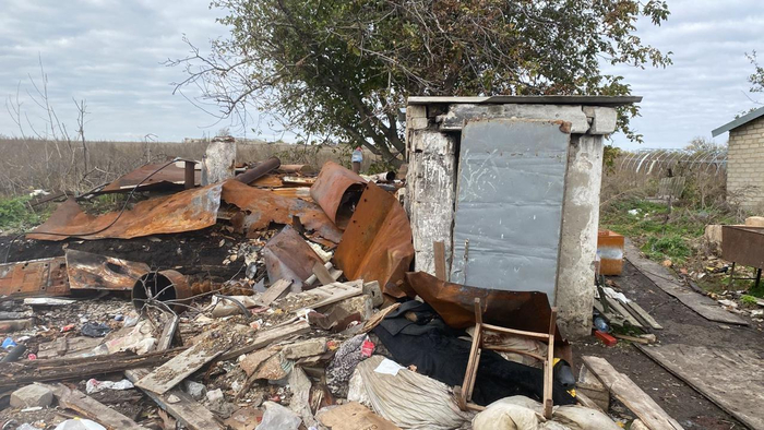 А в этом подвале неподалёку жил расчёт