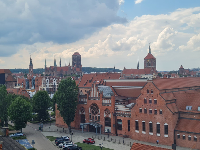 Тоже самое, только вид с колеса обозрения.
