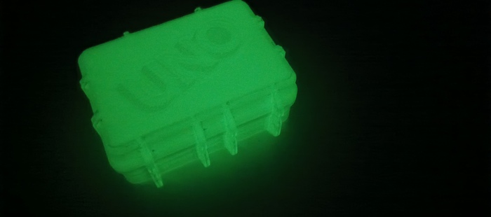 Коробка УНО светится в темноте... для дочери