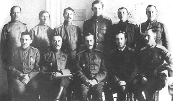 Офицеры и нижние чины Русской армии в Софии.