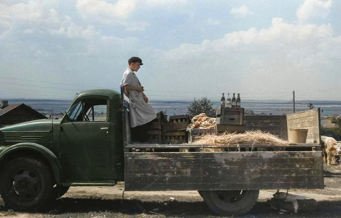 Подборка душевных и ярких фотографий деревенской жизни в СССР. 20 раскрашенных фотографий 20 век, Фотография, СССР, Детство в СССР, Старое фото, 60-е, 70-е, 50-е, 80-е, Деревня, Сельская жизнь, Колоризация, Длиннопост