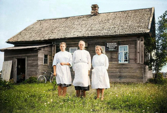 Подборка душевных и ярких фотографий деревенской жизни в СССР. 20 раскрашенных фотографий 20 век, Фотография, СССР, Детство в СССР, Старое фото, 60-е, 70-е, 50-е, 80-е, Деревня, Сельская жизнь, Колоризация, Длиннопост