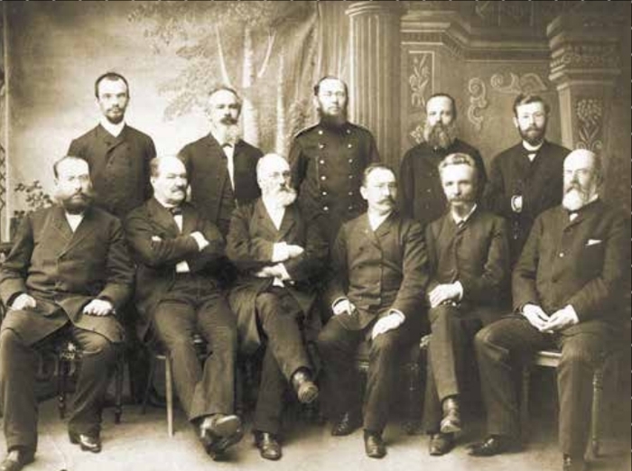 Состав Челябинского съезда мировых судей во главе с егопредседателем И. О. Яблонским. 1893 г.