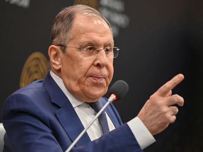 Ответ на пост «Лавров обратился к россиянам, которые носят камуфляж в городе: "Мы вас видим"»