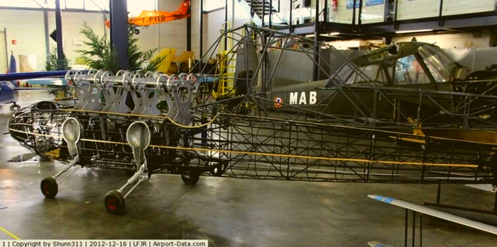  Riout 102T.  ,     .     ,     . ( Shunn311).