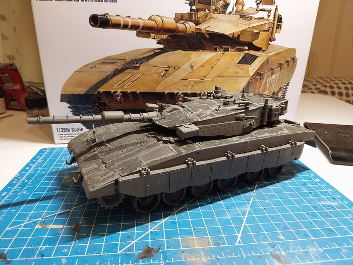 Крашу под Синай грей.Использую смесь двух красок Тамия : XF-63 XF-59 50/50