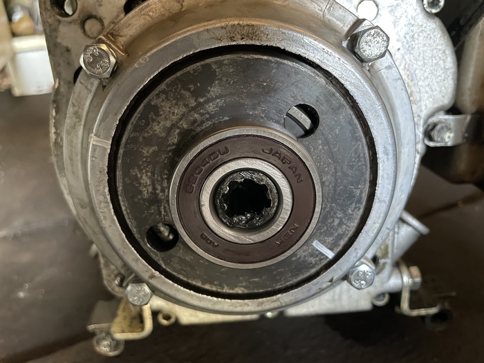 Новый стоит