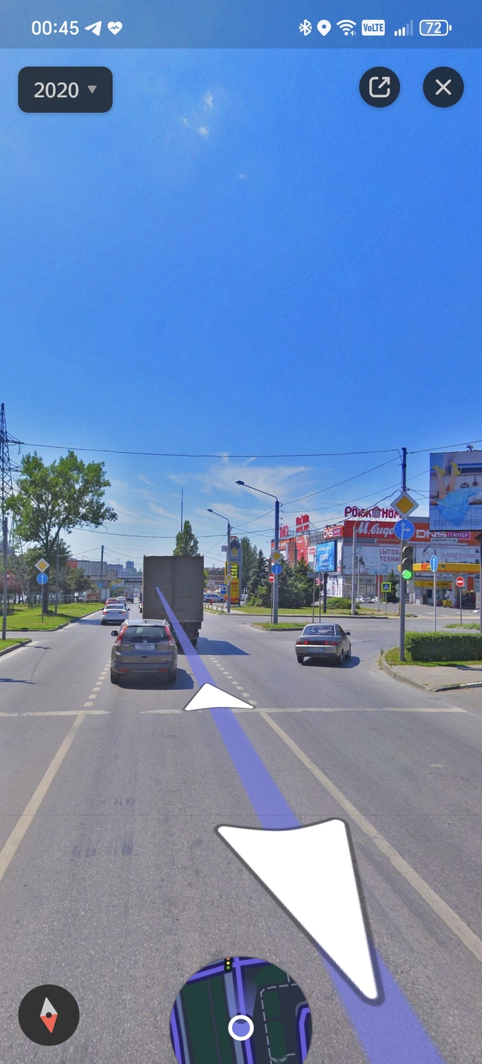 Скриншот с яндекс панорамы данного перекрёстка с свежей разметкой и знаками.