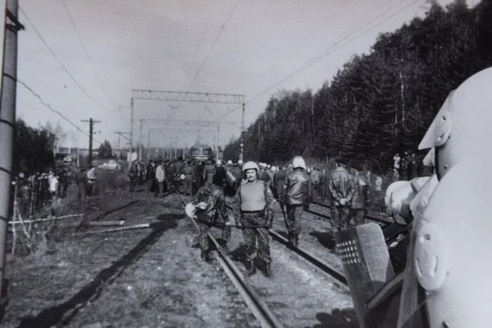 Интересные фотографии 90 -х (часть 113) 90-е, Детство 90-х, Ностальгия, Фотография, Эпоха, Знаменитости, Наоми Кэмпбелл, Roxette, Афганцы, Михей, Фильм Брат, Леня голубков, Группа Отпетые мошенники, Якубович, Кабаре-дуэт «Академия», Подборка, Длиннопост