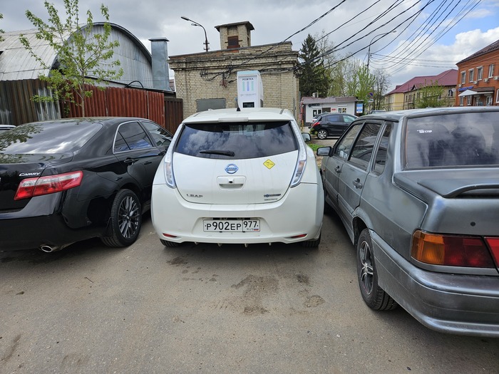    , , Nissan Leaf, 