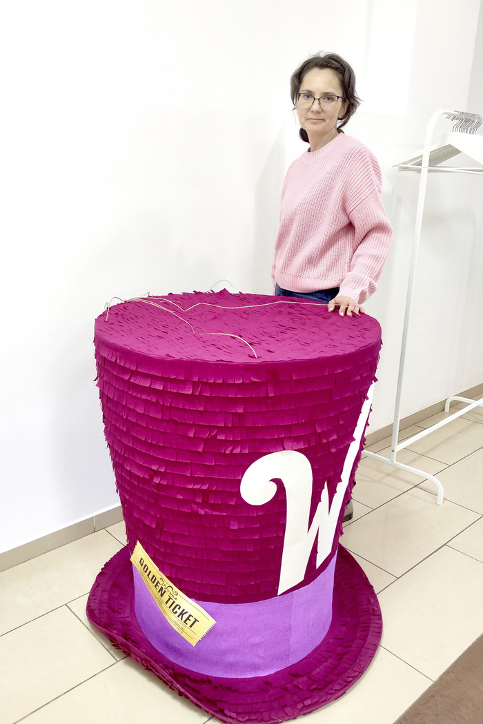   !       .    ,      .       