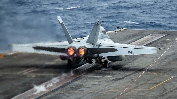  F-18      -    , , , F-18