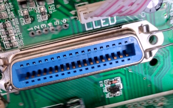 Требуется опознание разъема