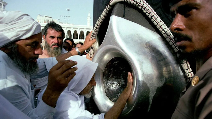 Черный камень Каабы