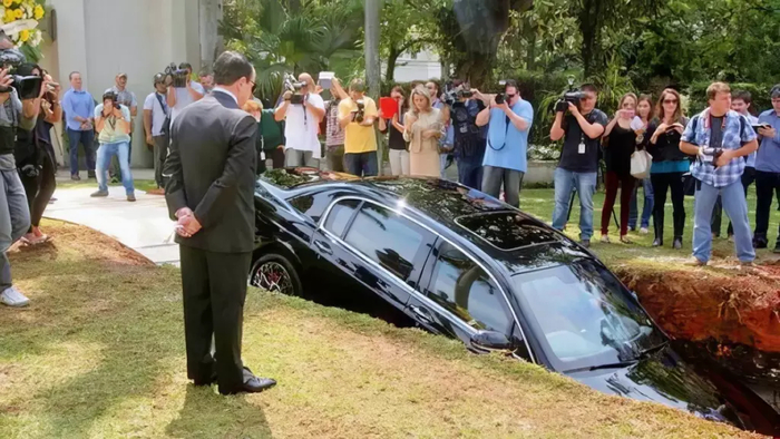 С автомобилем в загробном мире будет комфортнее