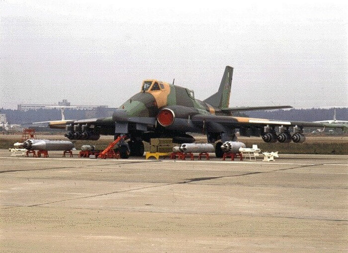 -102 .  : <!--noindex--><a href="https://pikabu.ru/story/naslednik_il2_kak_v_sssr_v_1980kh_sozdali_tyazhelyiy_shturmovik_s_zadnim_strelkom_i_bombootsekami_v_kryilyakh_12690263?u=http%3A%2F%2Fwww.airwar.ru%2Fenc%2Fattack%2Fil102.html&t=http%3A%2F%2Fwww.airwar.ru%2Fenc%2Fattack%2Fil102.html&h=8d3ee8ce53a176023cbdbf0c4b4a965c0bac6cb7" title="http://www.airwar.ru/enc/attack/il102.html" target="_blank" rel="nofollow noopener">http://www.airwar.ru/enc/attack/il102.html</a><!--/noindex-->