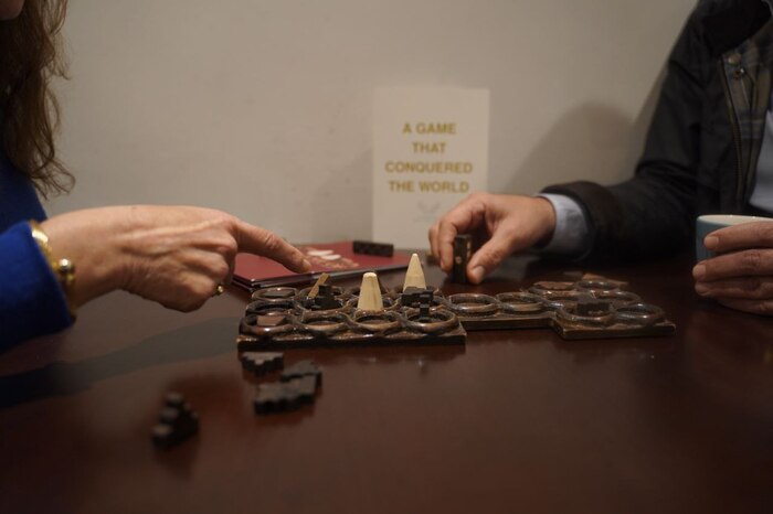 Игра в современную реконструкцию игры Шахр-е Сухте. Фото: Elias Hakim