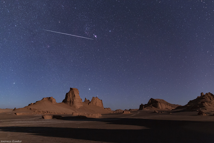 Метеорит над пустыней Лут. Фото: Amirreza Kamkar