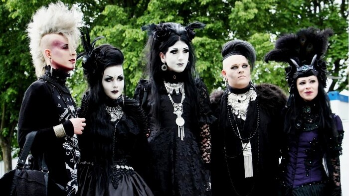 Барышни-готы, кстати, по-правильному называются — готессы