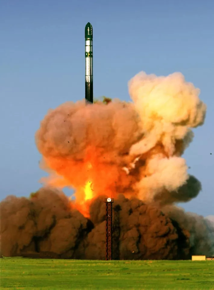 Запуск ракеты РС-20 с американским космическим аппаратом «Генезис» с космодрома Ясный в 2007 году