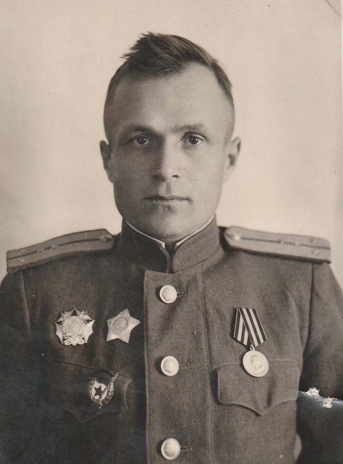 Гвардии капитан Дмитрий Глуховцев, 1945