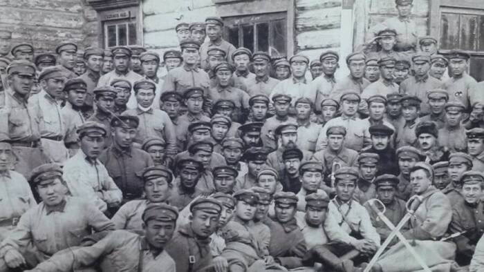 Личный состав бурят-монгольского кавалерийского дивизиона, входящий с состав Особой Дальневосточной армии, осень 1929