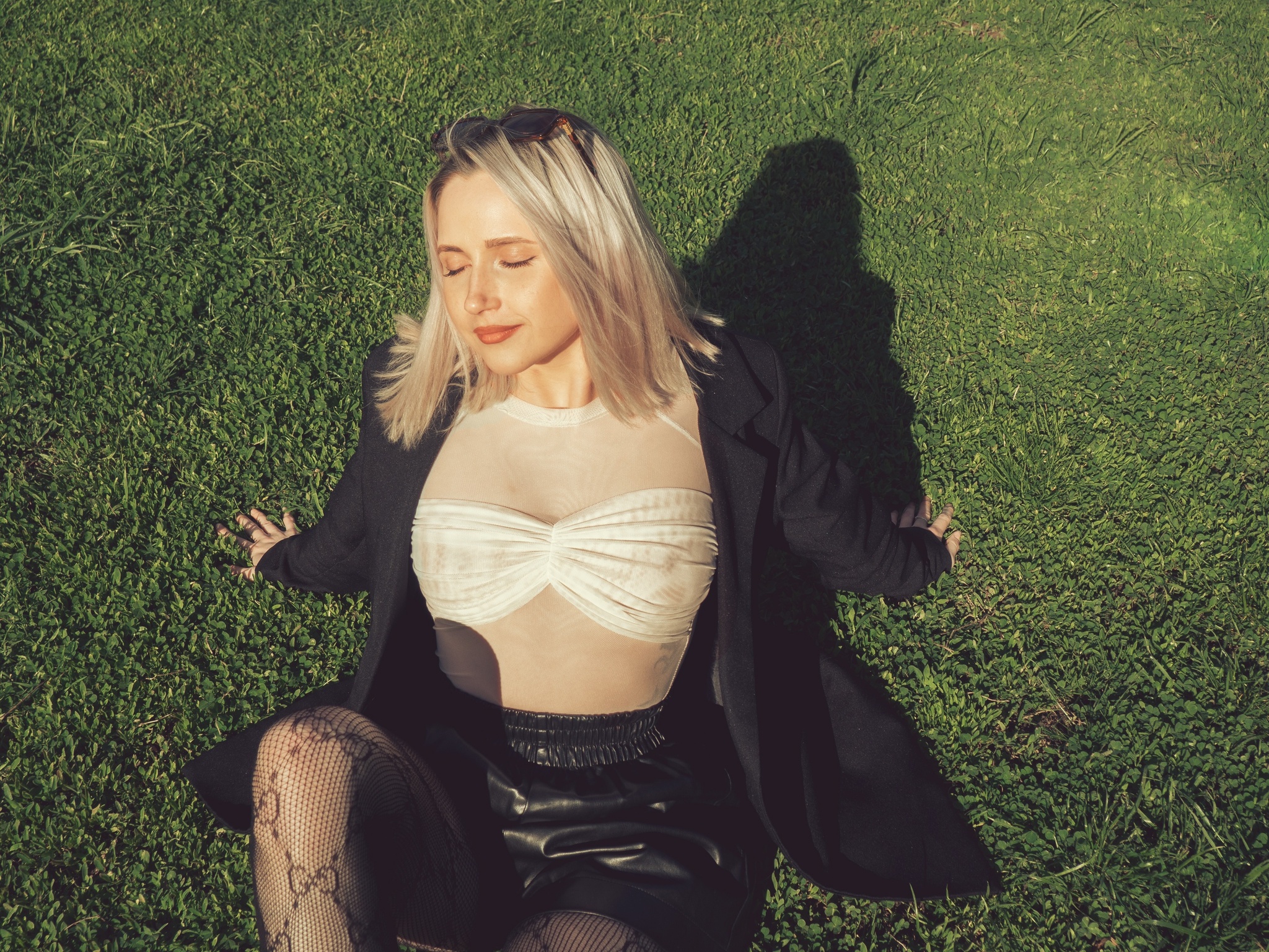 I took a picture of Christina on the lawn - My, The photo, Moscow, Tsaritsyno, Olympus, Longpost