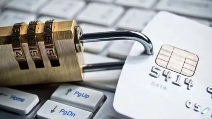 Дебетовые карты с высоким лимитом на снятие наличных — это удобное решение для тех, кто часто использует крупные суммы в повседневной жизни или в поездках, обеспечивая свободу расчётов и контроль над средствами без скрытых комиссий.