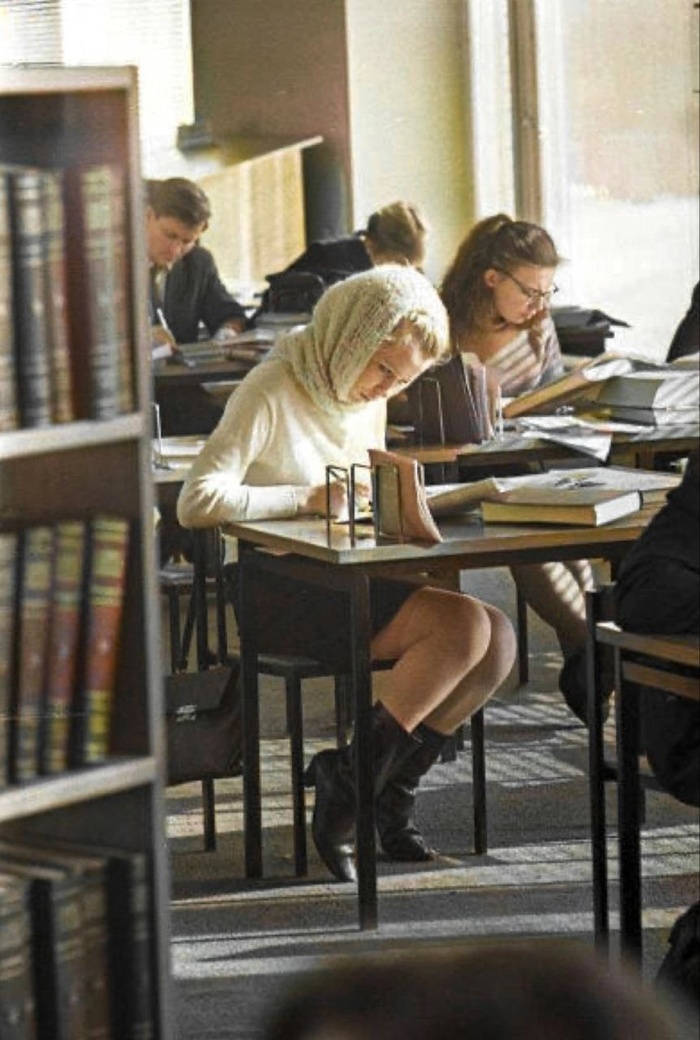 В читальном зале. 1977 год
