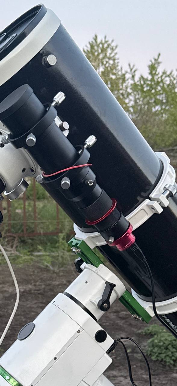 Маленькая труба и красная камера - гид и гидирующая камера