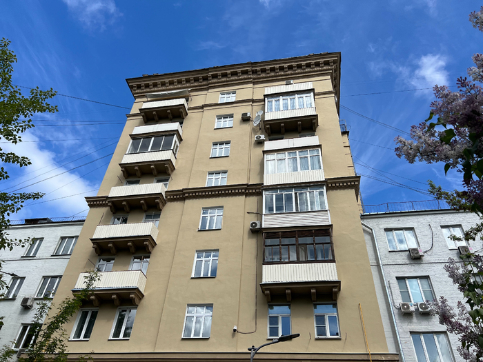 Дом со стороны двора, 2025.