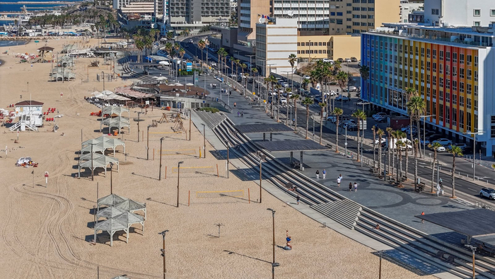 Вид с воздуха на пляж в Тель-Авиве. Фото Гая Йекиели/Муниципалитет Тель-Авив-Яффо