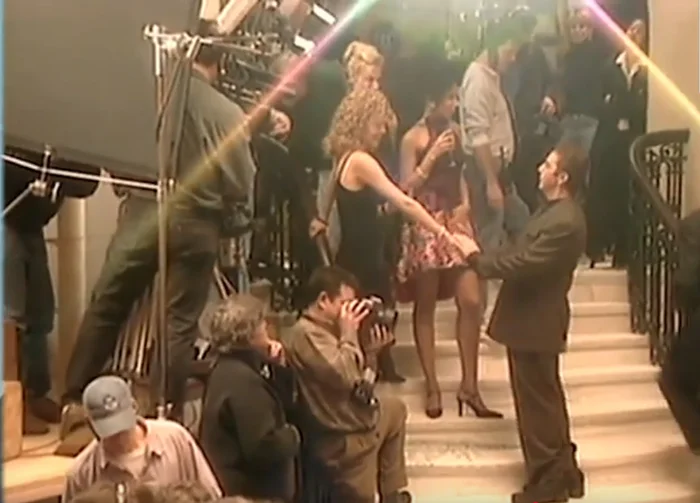 На съёмках фильма Адвокат дьявола (The Devil’s Advocate, 1997) Адвокат дьявола, Киану Ривз, Аль Пачино, Шарлиз Терон, Мистика, Голливуд, Фильмы, Советую посмотреть, Фото со съемок, Длиннопост На съёмках фильма Адвокат дьявола (The Devil’s Advocate, 1997) Адвокат дьявола, Киану Ривз, Аль Пачино, Шарлиз Терон, Мистика, Голливуд, Фильмы, Советую посмотреть, Фото со съемок, Длиннопост