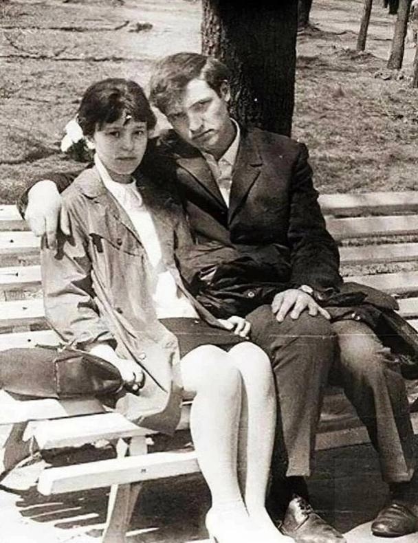 А.Г. Лукашенко с будущей первой женой