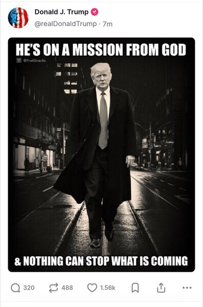 Трамп опубликовал фото с надписью о своей божественной миссии