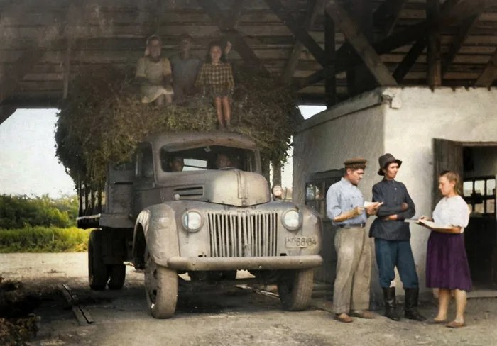 Подборка простых и потрясающих фотографий эпохи СССР. 20 раскрашенных фотографий. Часть 24 Старое фото, Историческое фото, Фотография, 20 век, СССР, Детство в СССР, 60-е, 70-е, 80-е, 50-е, 40-е, Колоризация, Длиннопост